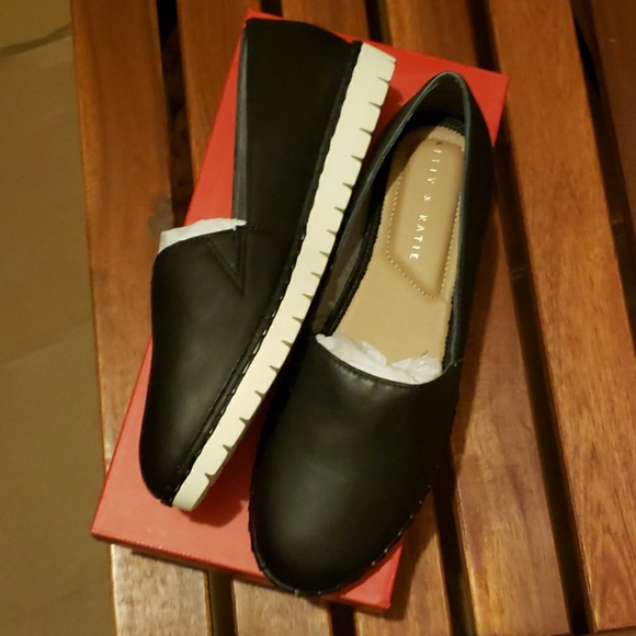 Kelly&Kate Black Loafers *NIB - Picture 4 of 6
